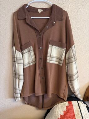 POL Brown Button-Up Shacket with Cream Plaid Sleeves